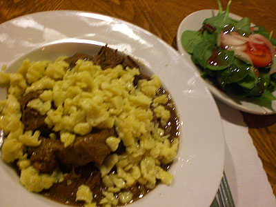 Beef stroganoff w/side salad