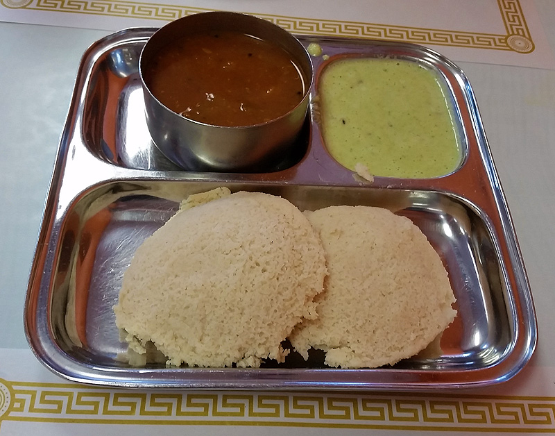 Idli with sambar and chutney