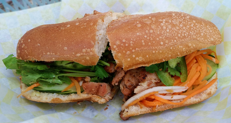 chicken banh mi